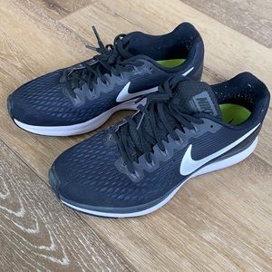 Nike Zoom Pegasus 34 running shoes